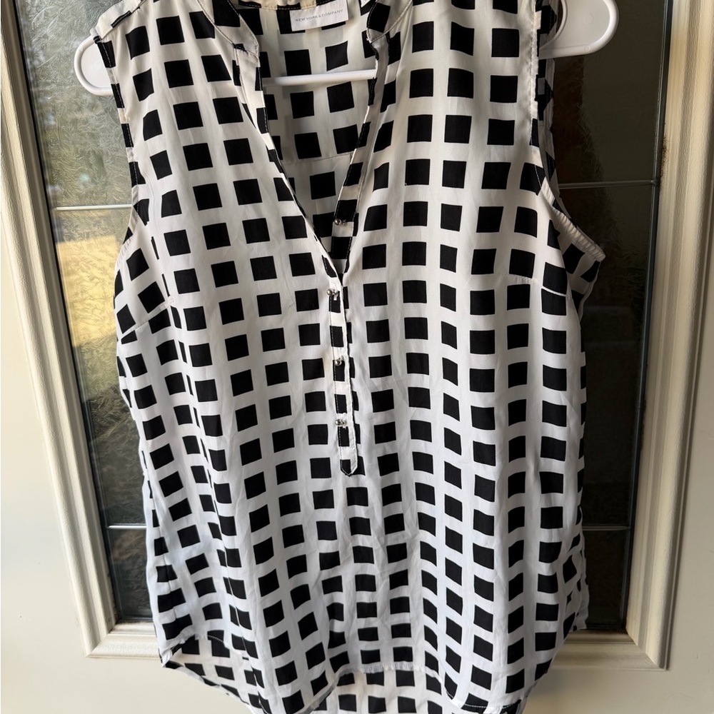 New York & Company Black and White Grid Sleeveless Blouse